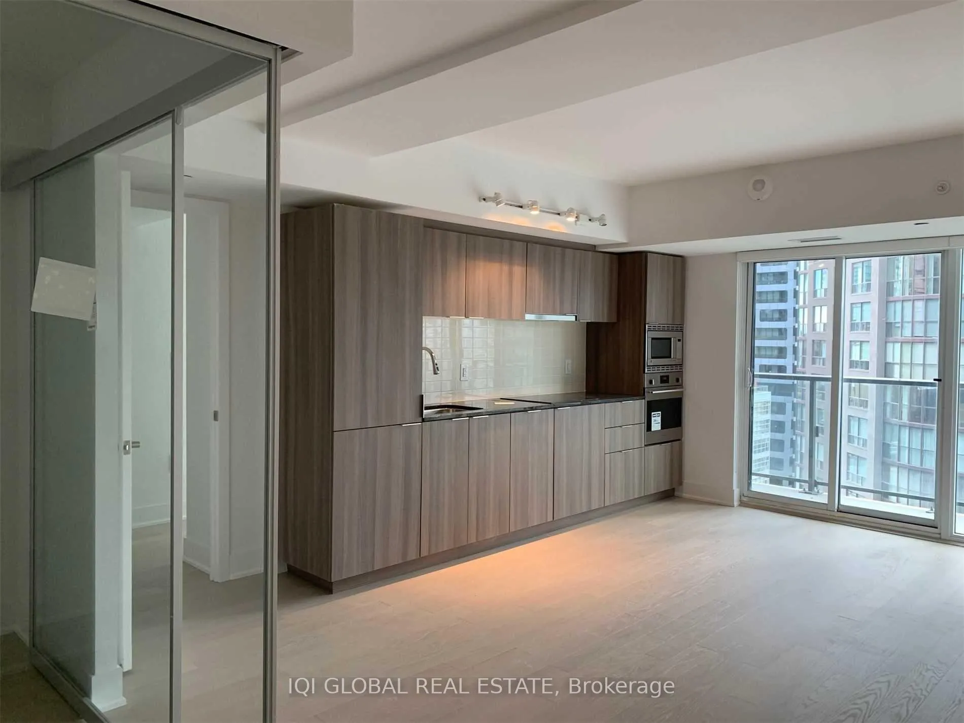 Photo 12 of Unit 1901, 955 Bay Street, Toronto, Bay Street Corridor — HOMEH