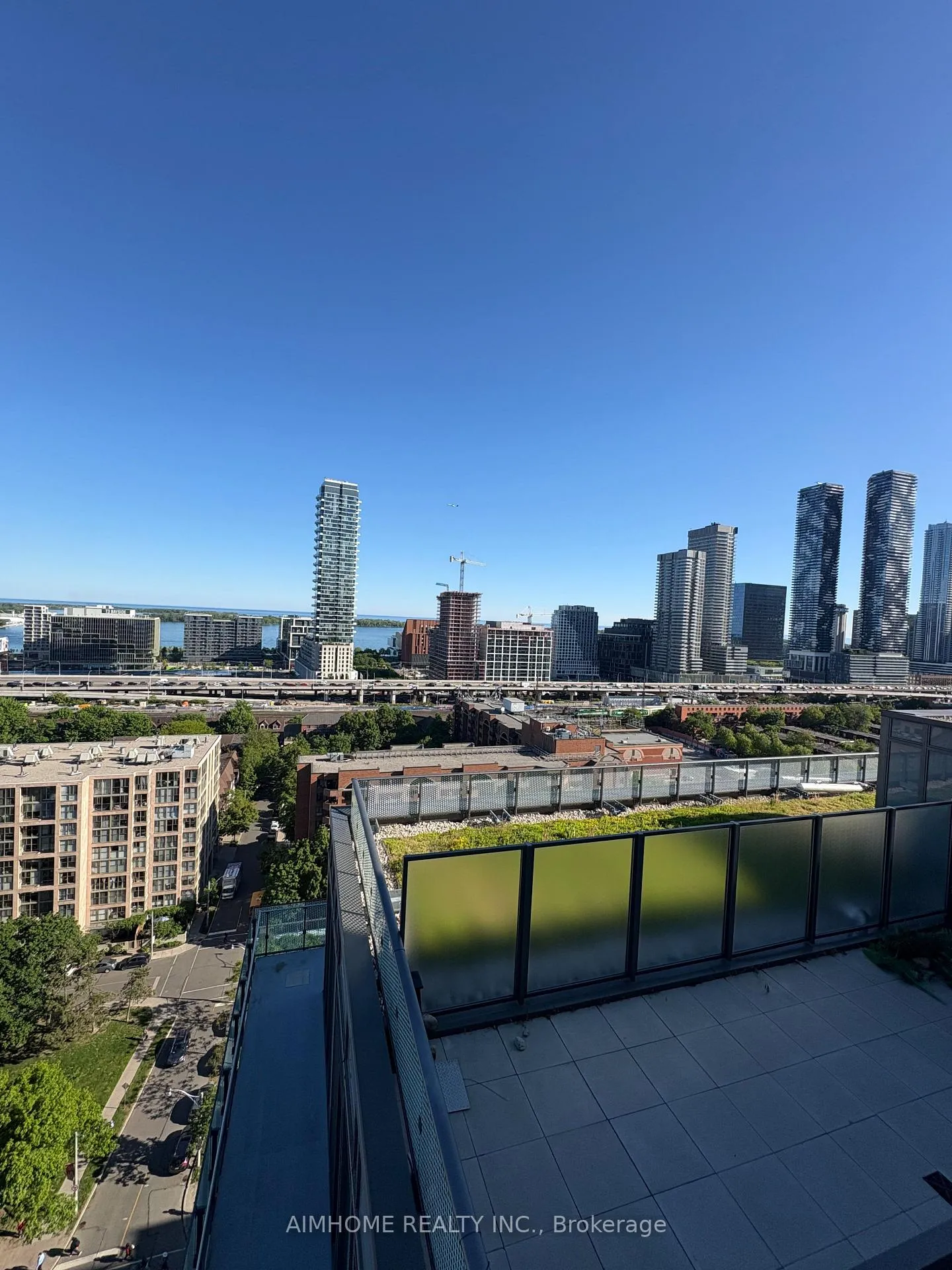 Photo 3 of Unit 1716, 60 princess Street, Toronto, Waterfront Communities — HOMEH