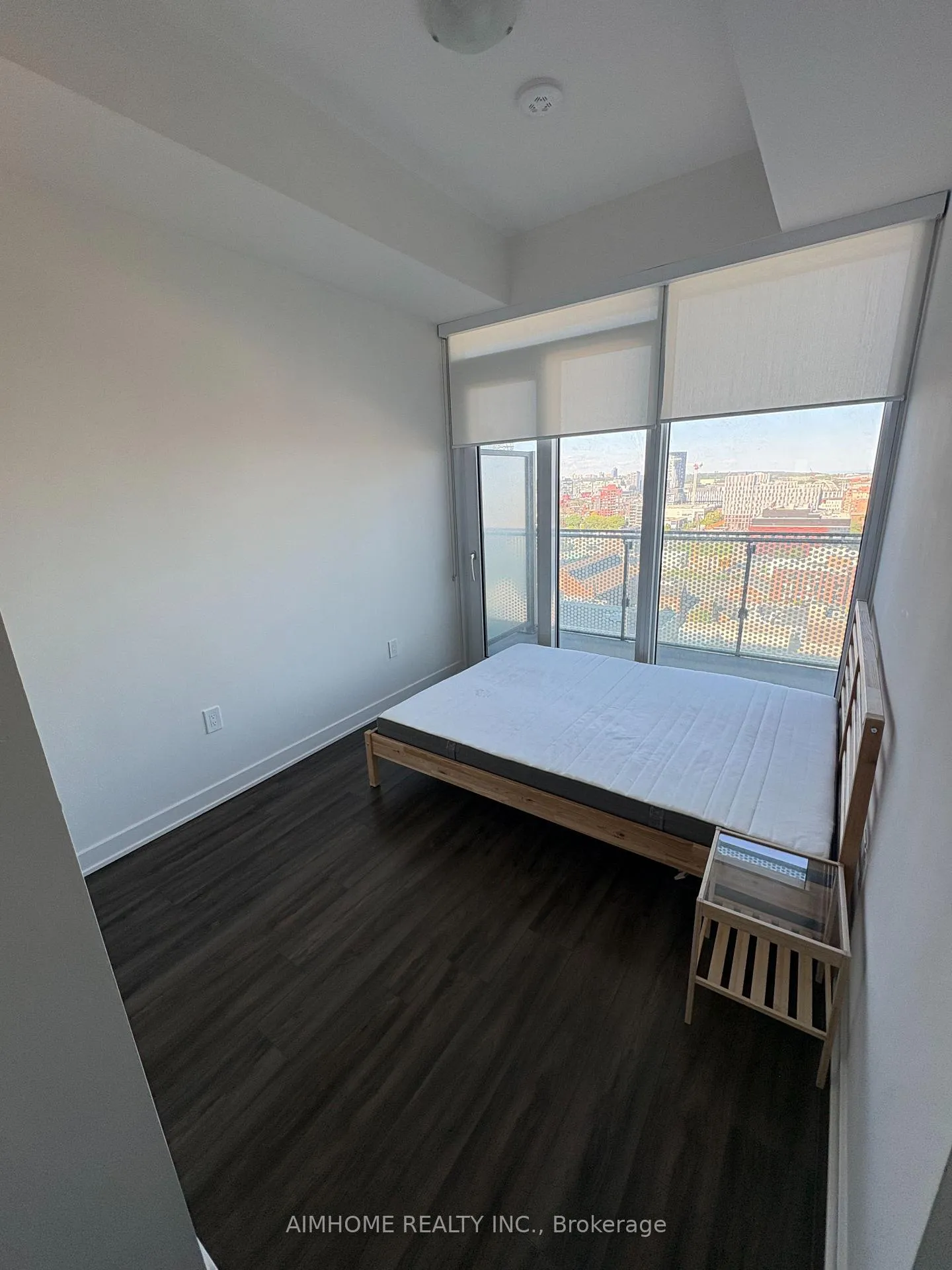 Photo 4 of Unit 1716, 60 princess Street, Toronto, Waterfront Communities — HOMEH