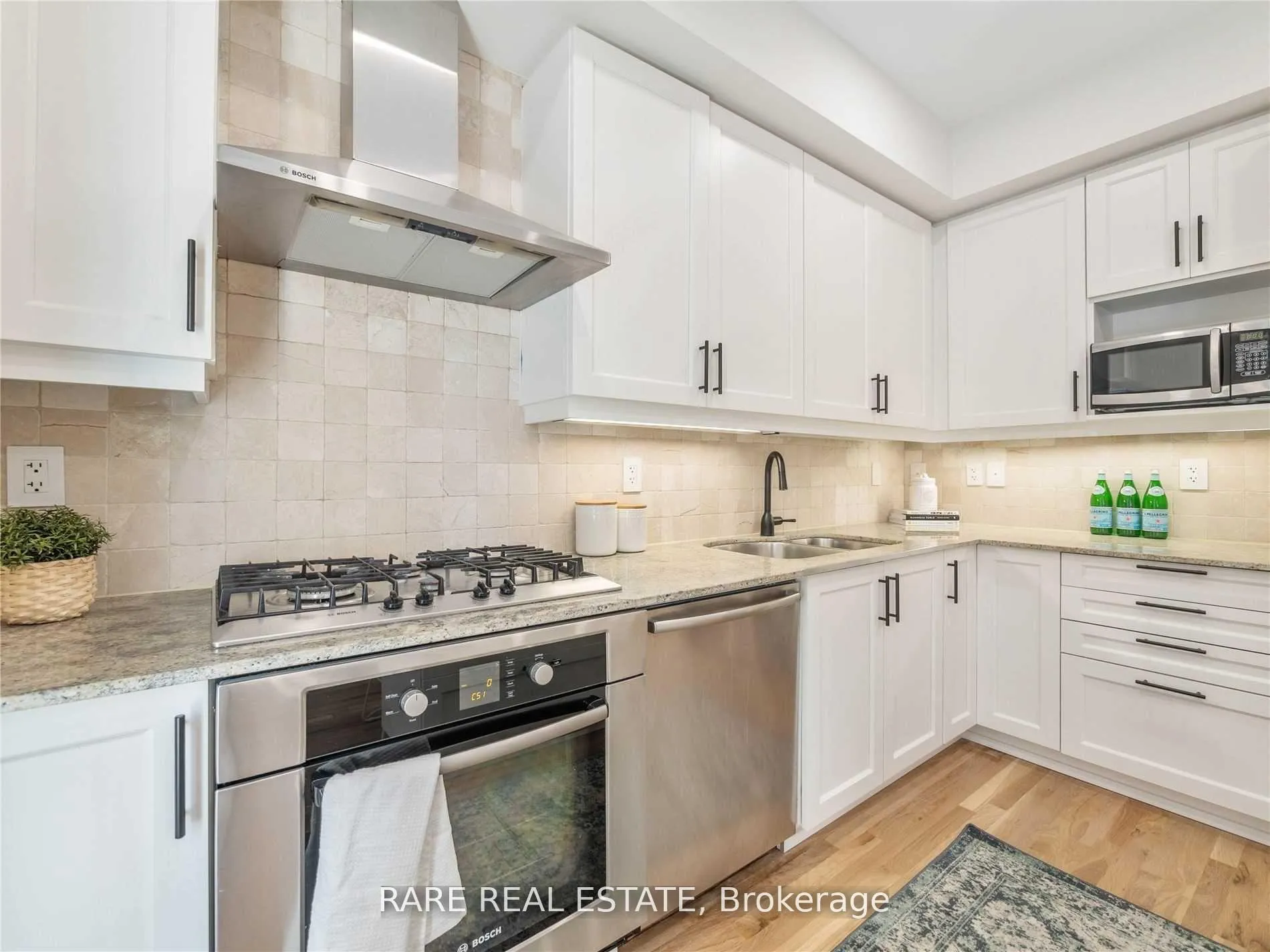 Photo 10 of 65 Pleasant Boulevard, Toronto, Rosedale-Moore Park — HOMEH