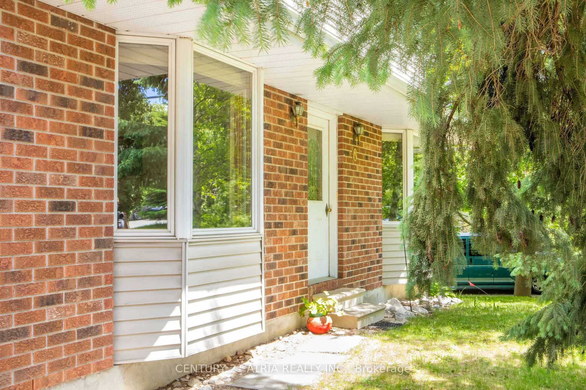 Photo 3 of 6 Penny Place, Richmond Hill, Oak Ridges — HOMEH