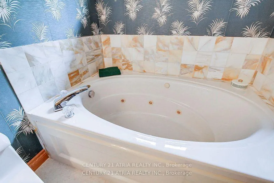 Photo 23 of 6 Penny Place, Richmond Hill, Oak Ridges — HOMEH