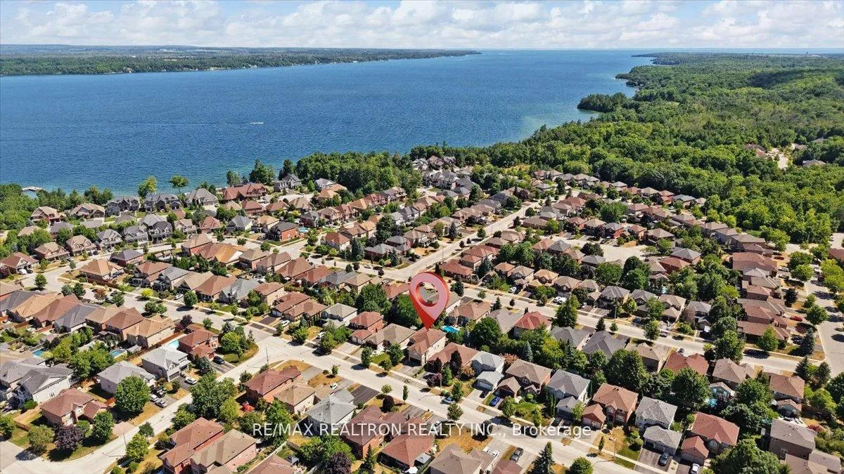 Photo 49 of 19 Tamarack Trail, Barrie, Bayshore — HOMEH