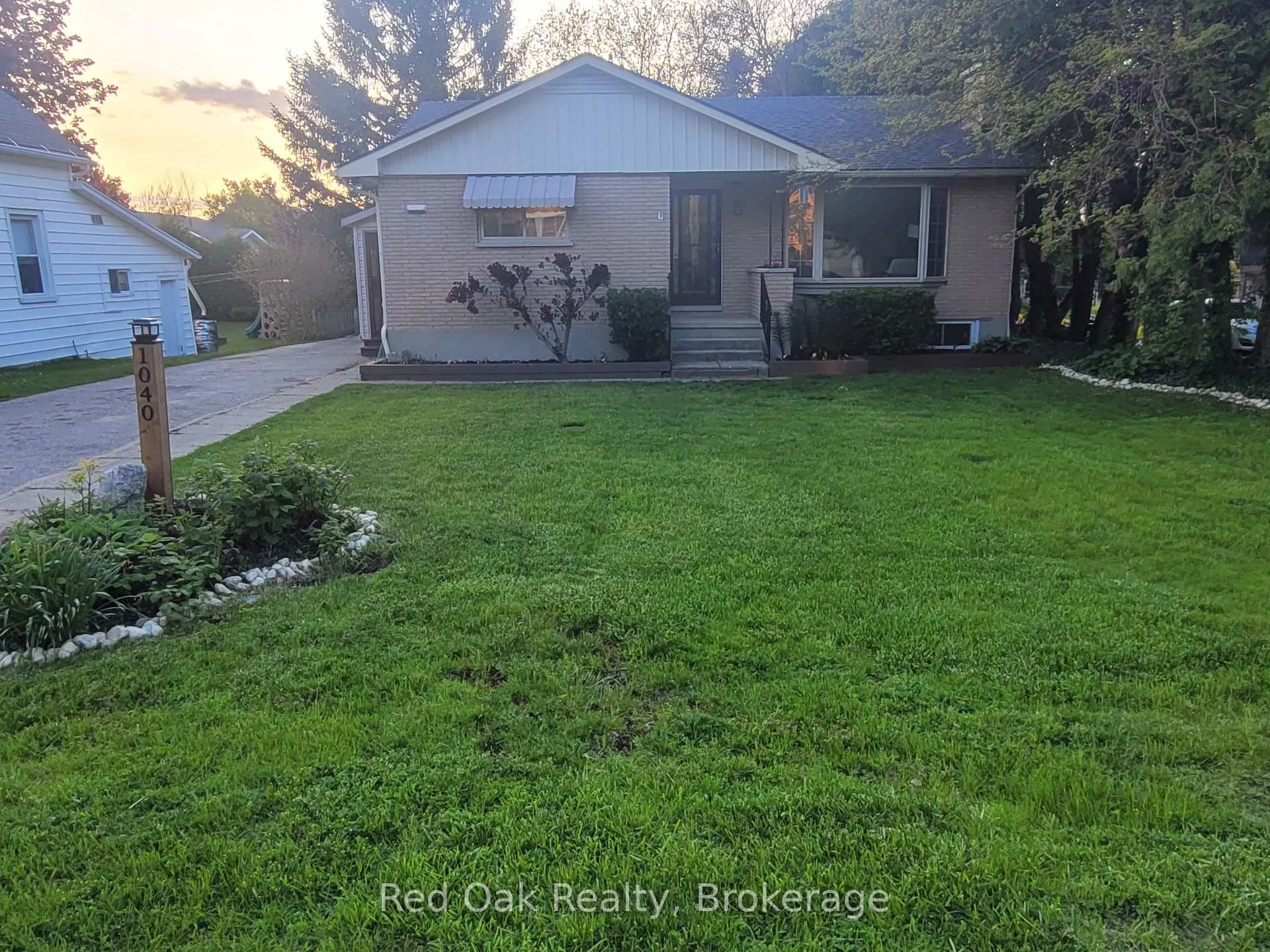 Photo 2 of 1040 Huron Terrace, Kincardine — HOMEH