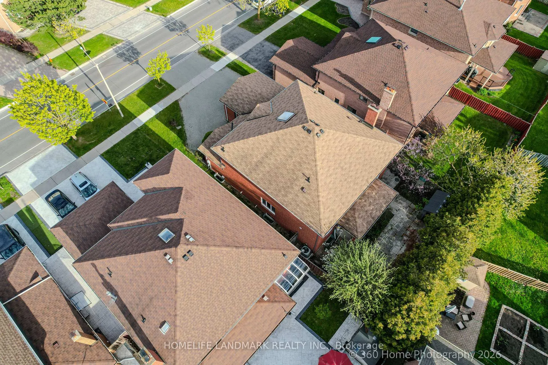 Photo 4 of 258 Valleymede Drive, Richmond Hill, Doncrest — HOMEH