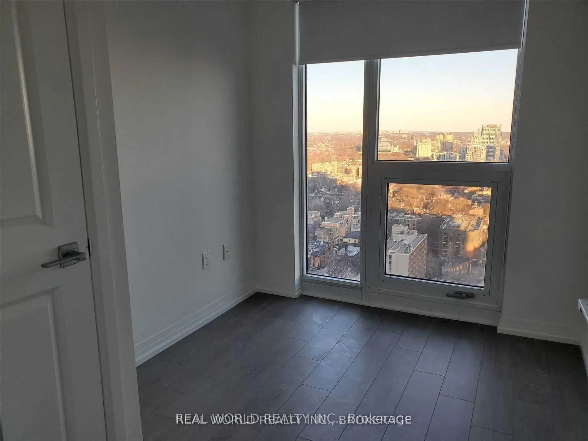 Photo 2 of Unit 2813, 251 Jarvis Street, Toronto, Church-Yonge Corridor — HOMEH