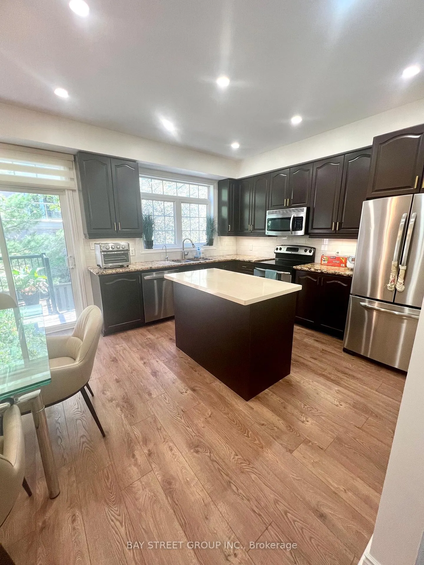 Photo 3 of Unit 56, 8 Brighton Place, Vaughan, Crestwood-Springfarm-Yorkhill — HOMEH