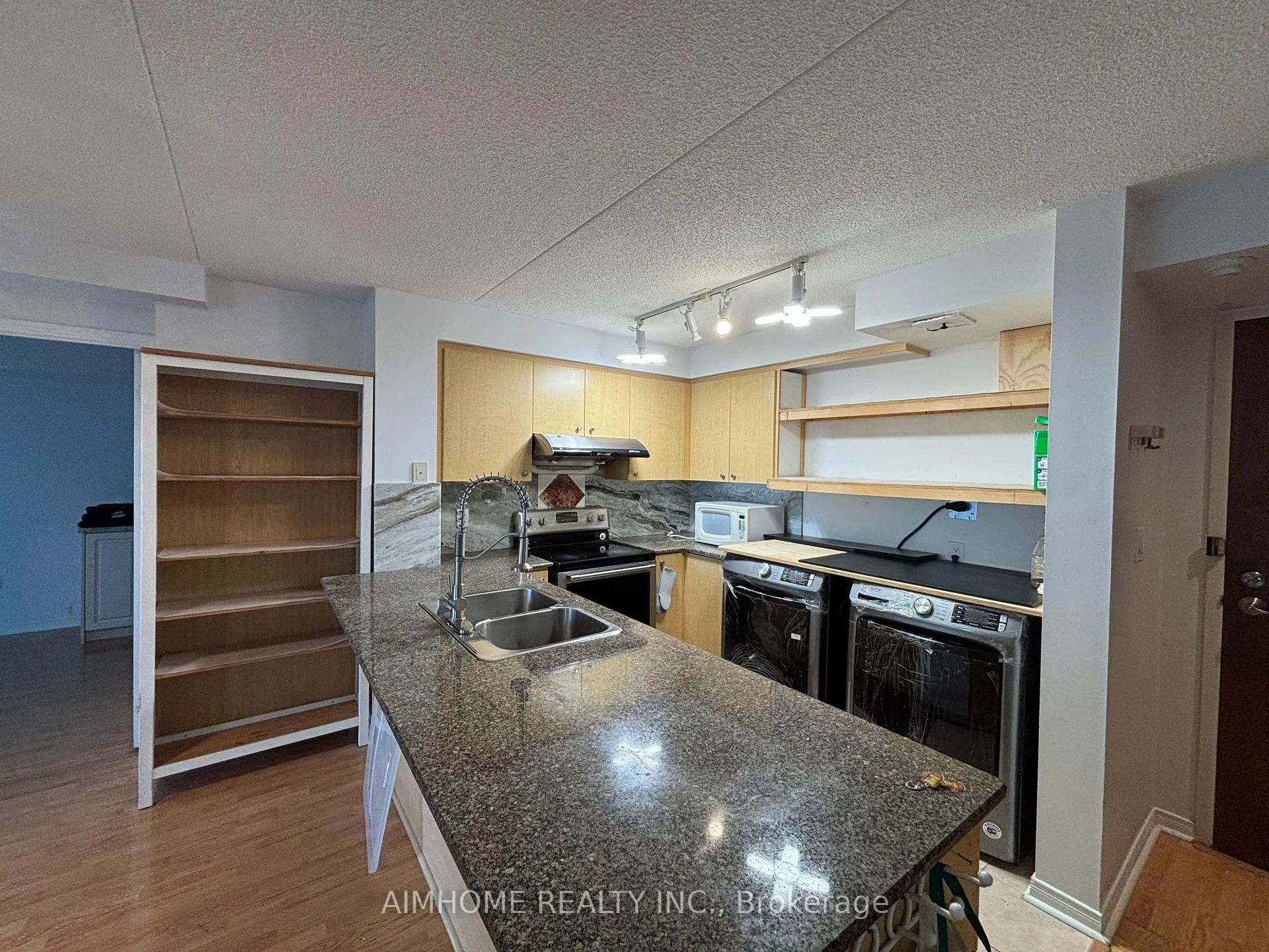 Photo 6 of Unit 720, 4600 Steeles Avenue E, Markham, Milliken Mills East — HOMEH