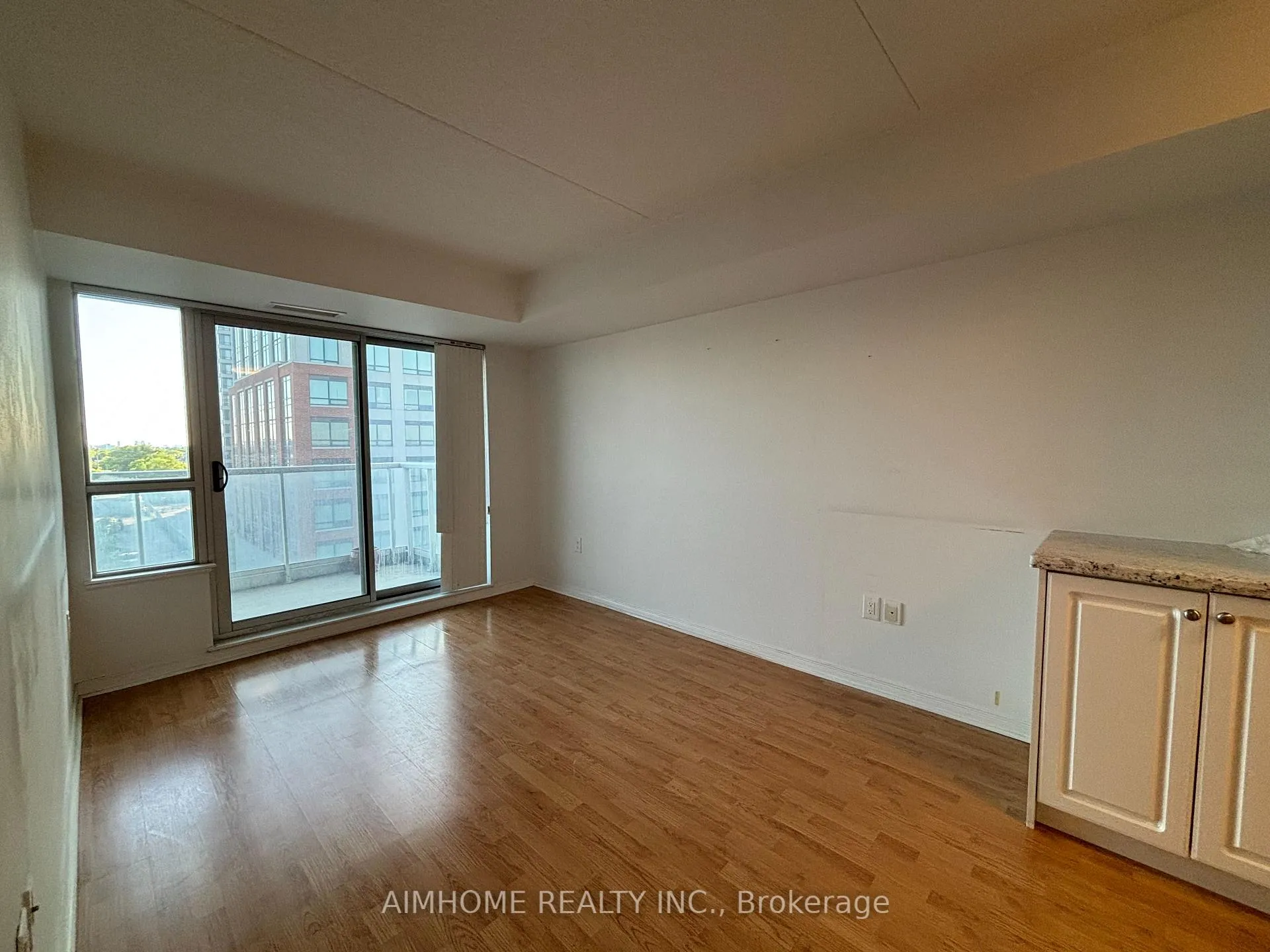 Photo 8 of Unit 720, 4600 Steeles Avenue E, Markham, Milliken Mills East — HOMEH