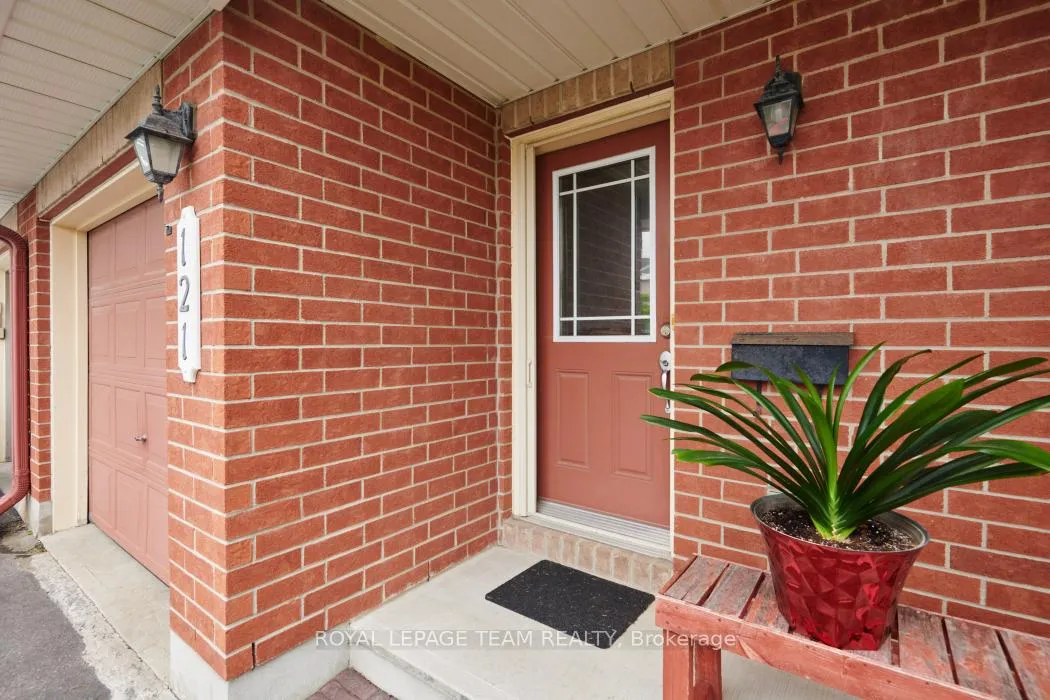 Photo 3 of 121 Sorento Street, Ottawa, Barrhaven - Strandherd — HOMEH