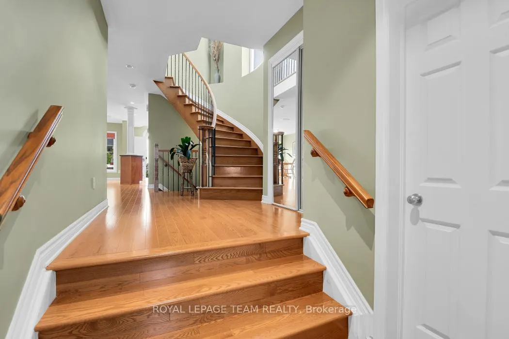 Photo 4 of 121 Sorento Street, Ottawa, Barrhaven - Strandherd — HOMEH