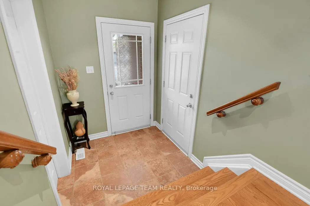 Photo 5 of 121 Sorento Street, Ottawa, Barrhaven - Strandherd — HOMEH