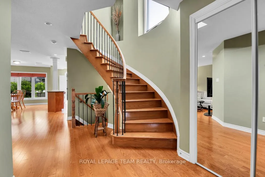 Photo 7 of 121 Sorento Street, Ottawa, Barrhaven - Strandherd — HOMEH