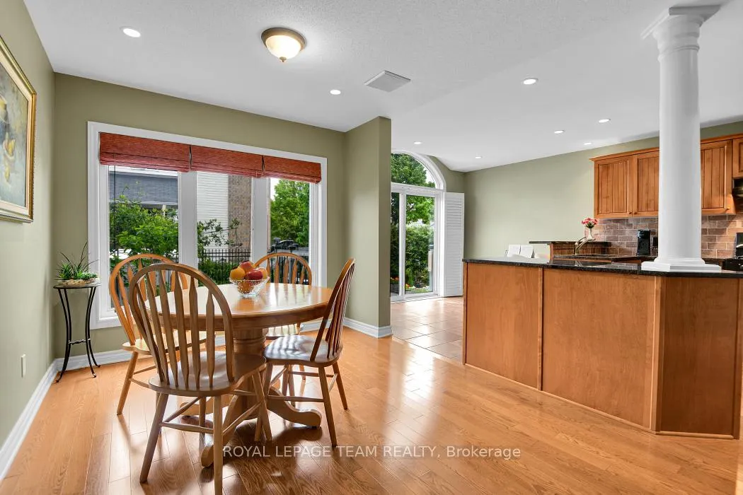 Photo 10 of 121 Sorento Street, Ottawa, Barrhaven - Strandherd — HOMEH