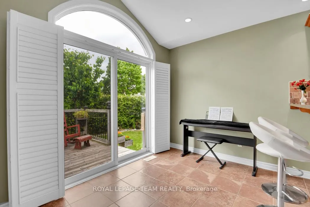 Photo 15 of 121 Sorento Street, Ottawa, Barrhaven - Strandherd — HOMEH