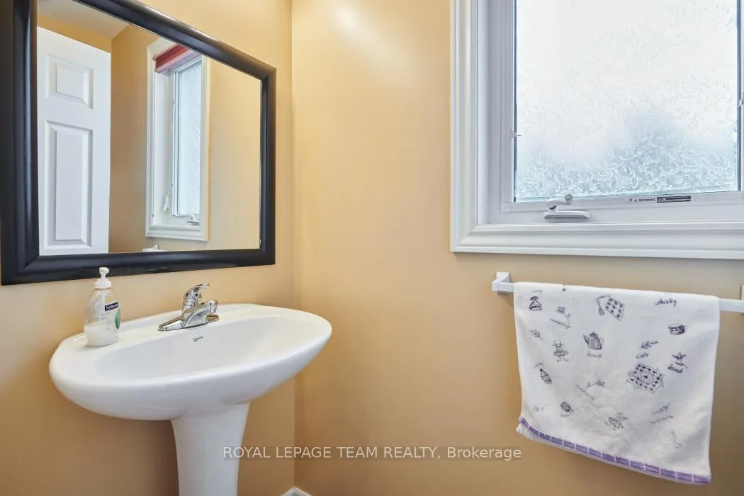 Photo 16 of 121 Sorento Street, Ottawa, Barrhaven - Strandherd — HOMEH