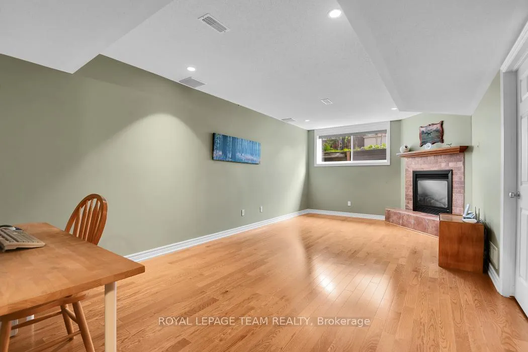 Photo 26 of 121 Sorento Street, Ottawa, Barrhaven - Strandherd — HOMEH