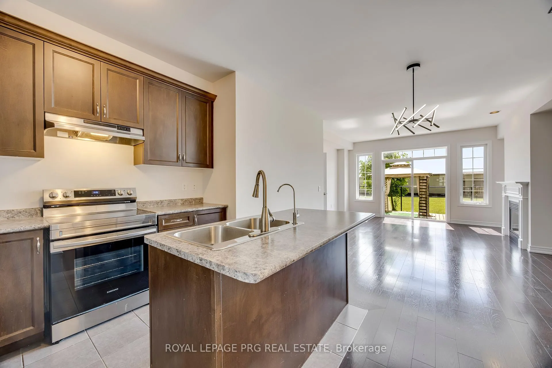 Photo 4 of 47 Dufay Road, Brampton, Northwest Brampton — HOMEH