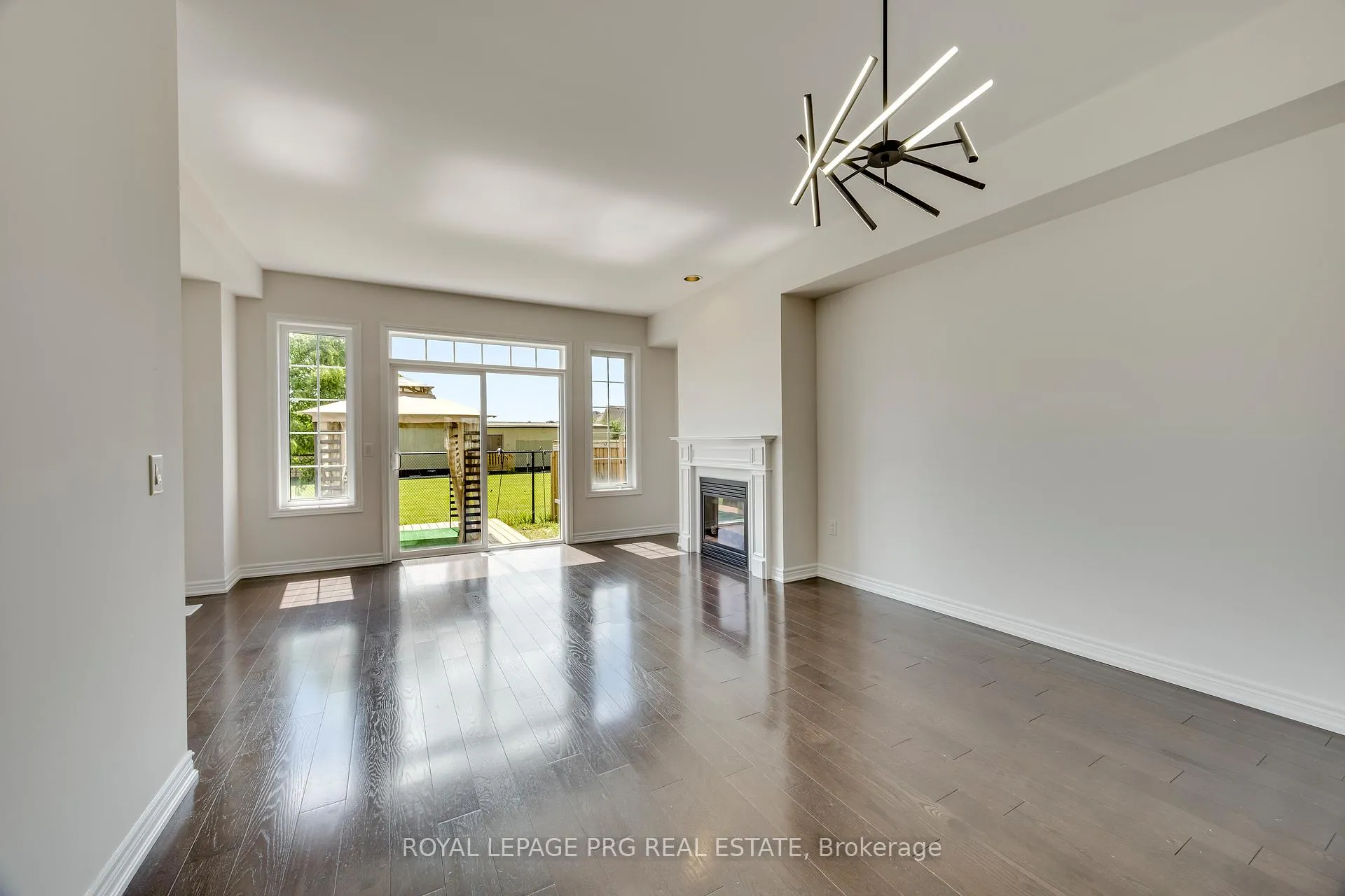 Photo 11 of 47 Dufay Road, Brampton, Northwest Brampton — HOMEH