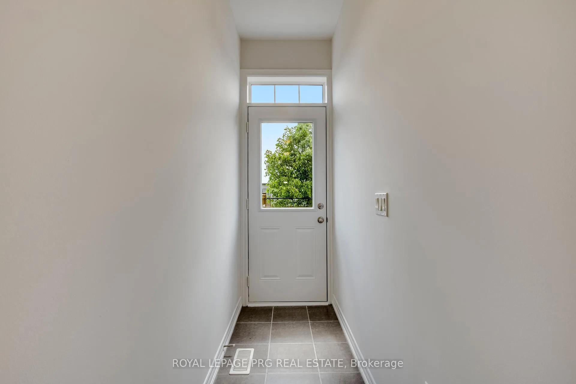 Photo 21 of 47 Dufay Road, Brampton, Northwest Brampton — HOMEH