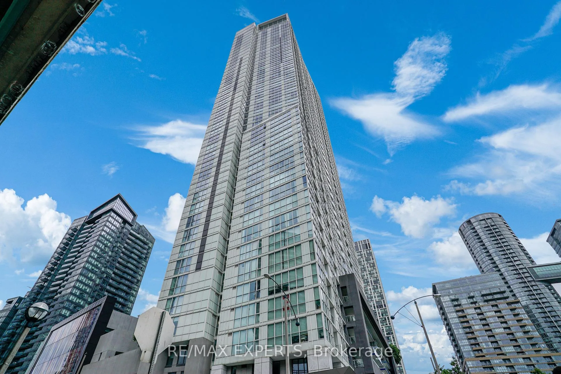 Photo 2 of Unit 2610, 75 Queens Wharf Road, Toronto, Waterfront Communities — HOMEH