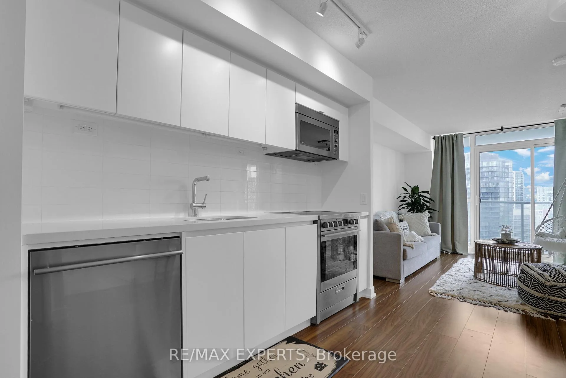 Photo 8 of Unit 2610, 75 Queens Wharf Road, Toronto, Waterfront Communities — HOMEH