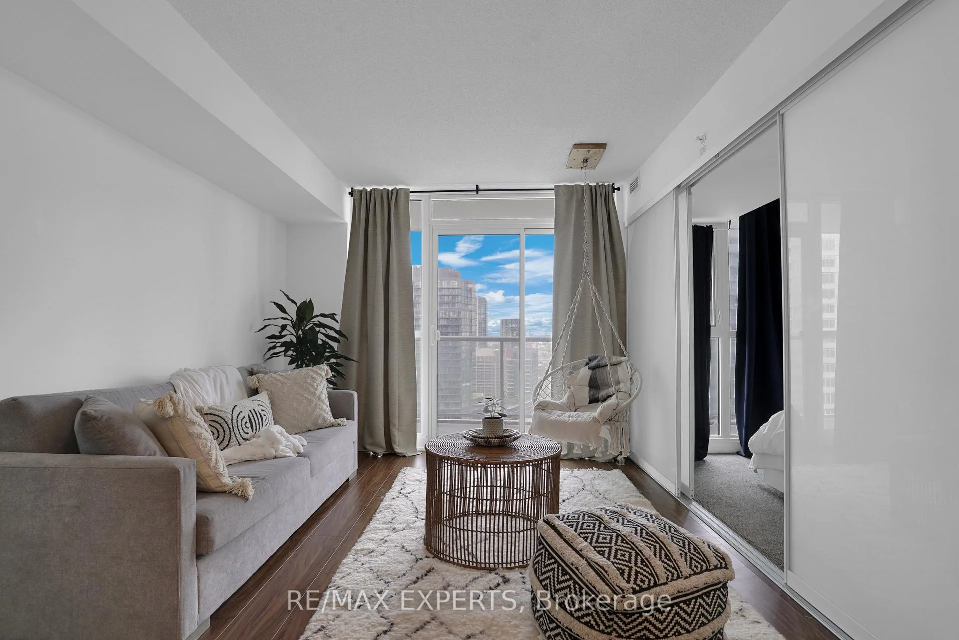 Photo 11 of Unit 2610, 75 Queens Wharf Road, Toronto, Waterfront Communities — HOMEH