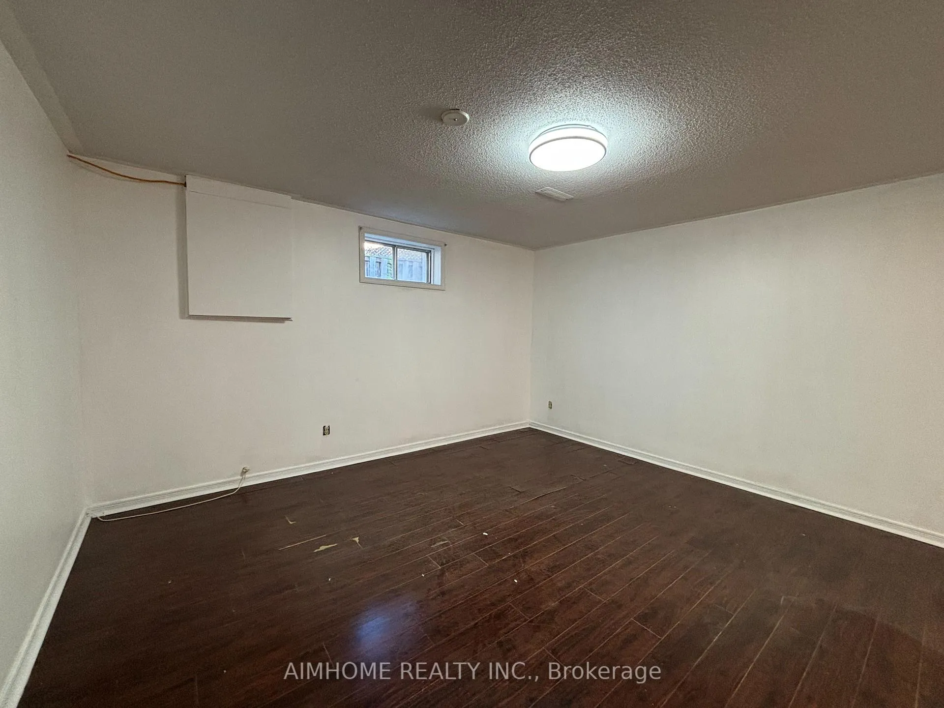 Photo 5 of 94 Broomfield Drive, Scarborough, Agincourt North — HOMEH