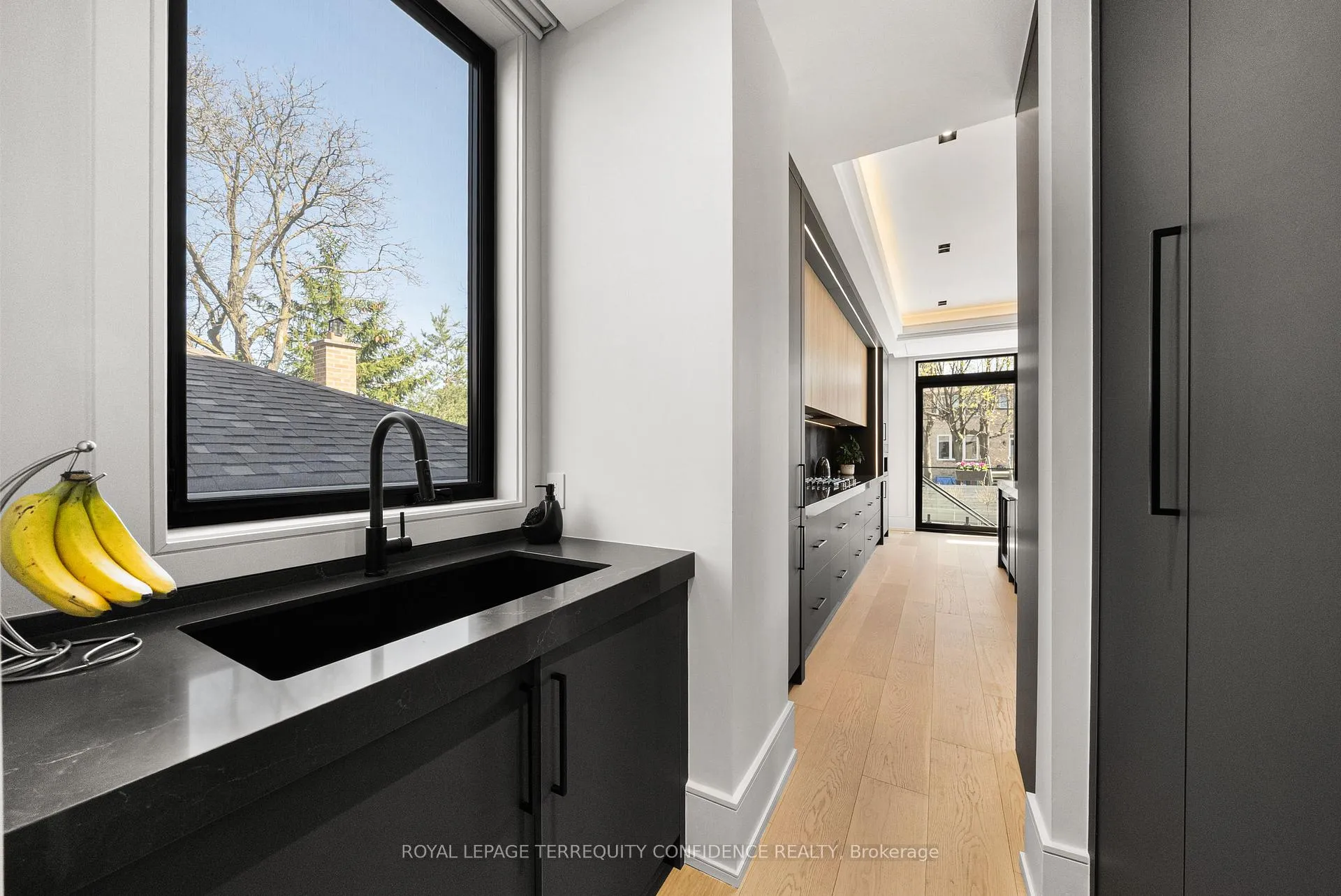 Photo 13 of 35 Nipigon Avenue, North York, Newtonbrook East — HOMEH
