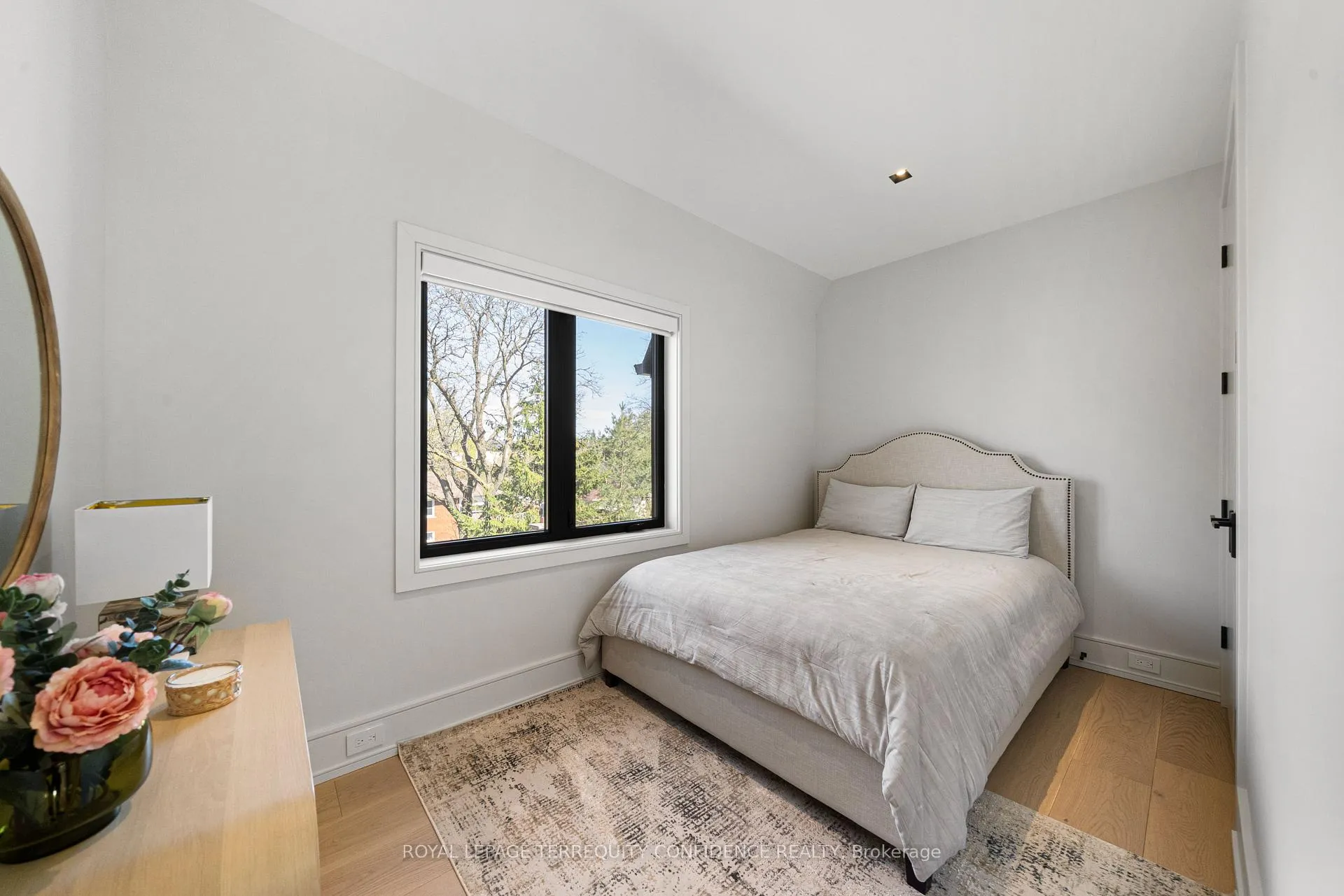 Photo 31 of 35 Nipigon Avenue, North York, Newtonbrook East — HOMEH