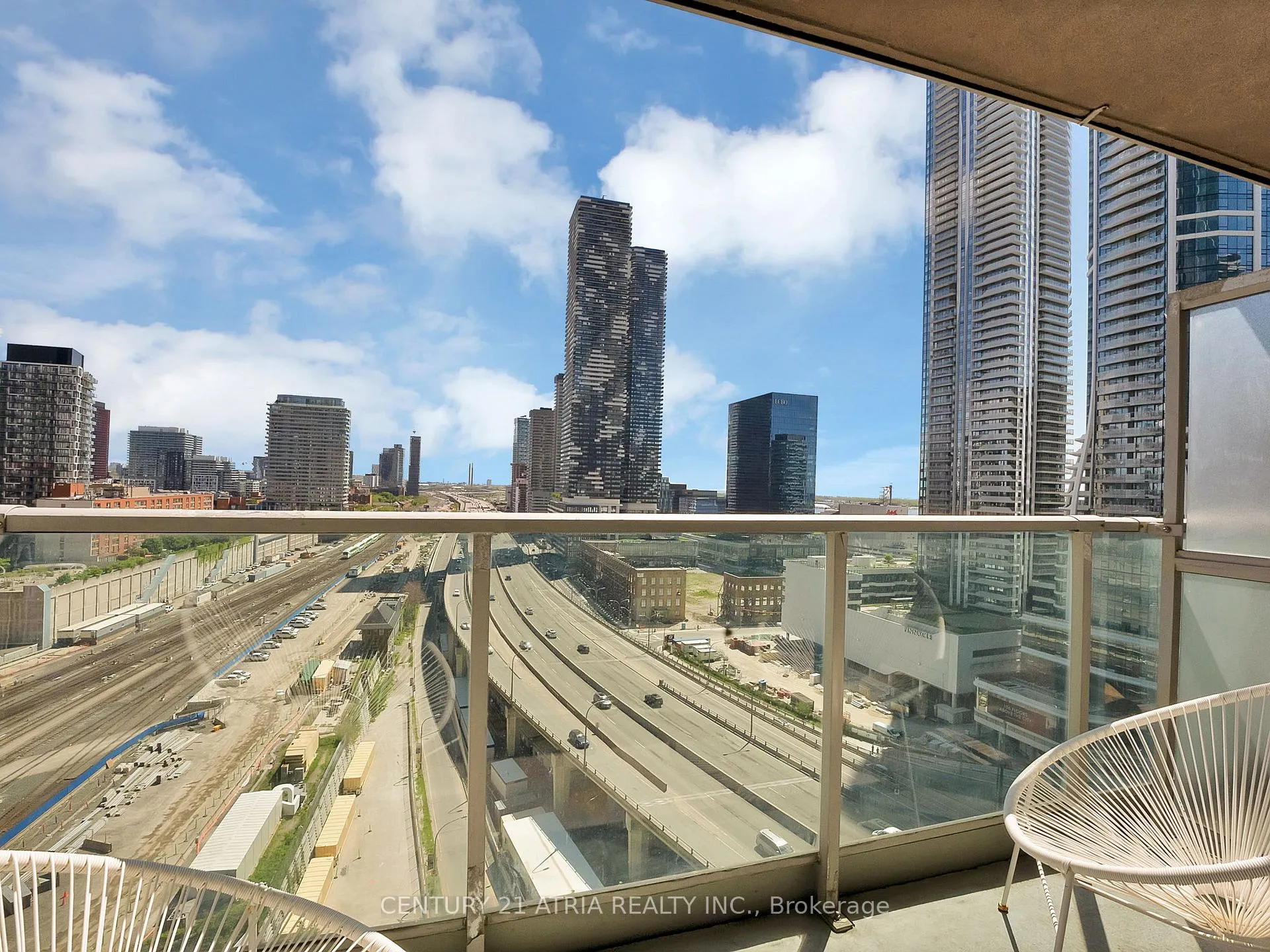Photo 18 of Unit 1806, 18 Yonge Street, Toronto, Waterfront Communities — HOMEH
