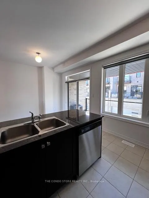 Photo 6 of 10 Dockside Way, Whitby, Port Whitby — HOMEH