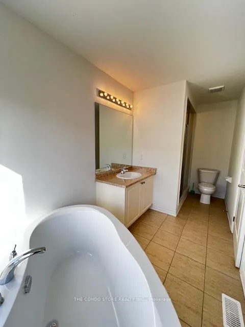 Photo 18 of 10 Dockside Way, Whitby, Port Whitby — HOMEH