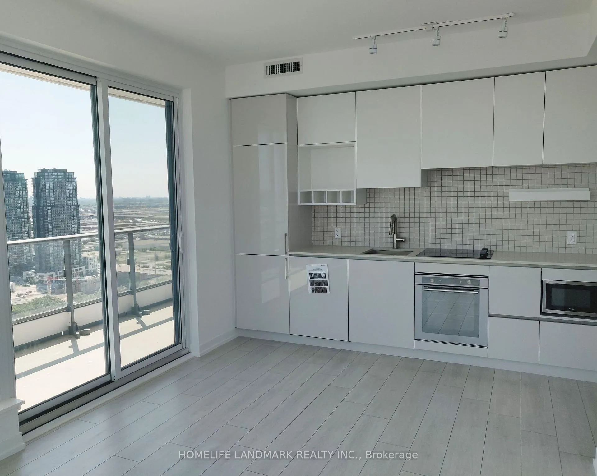 Photo 4 of Unit 3302, 950 Portage Parkway, Vaughan, Vaughan Corporate Centre — HOMEH