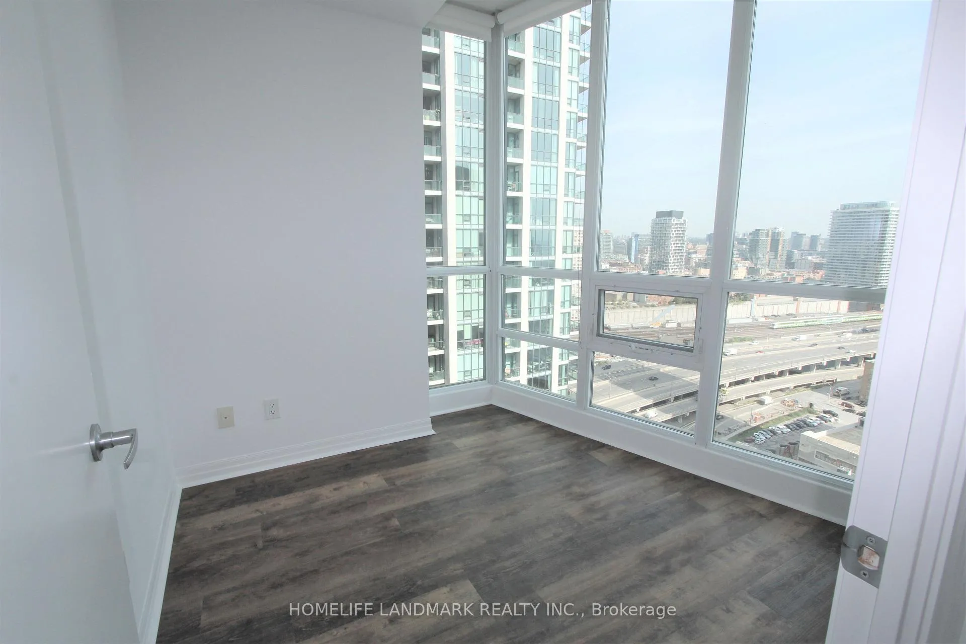 Photo 3 of Unit 2604, 12 Yonge Street, Toronto, Waterfront Communities — HOMEH