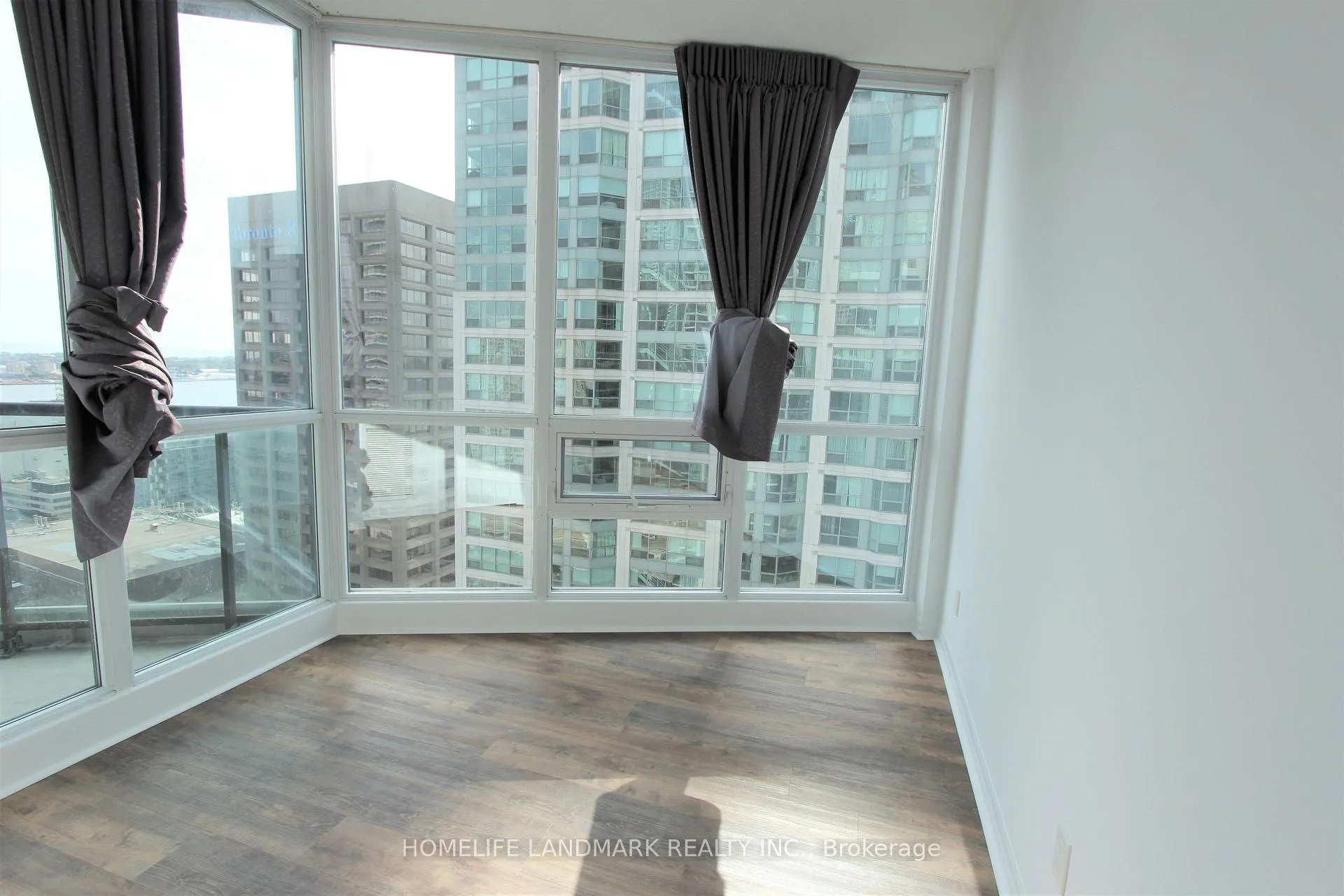 Photo 5 of Unit 2604, 12 Yonge Street, Toronto, Waterfront Communities — HOMEH