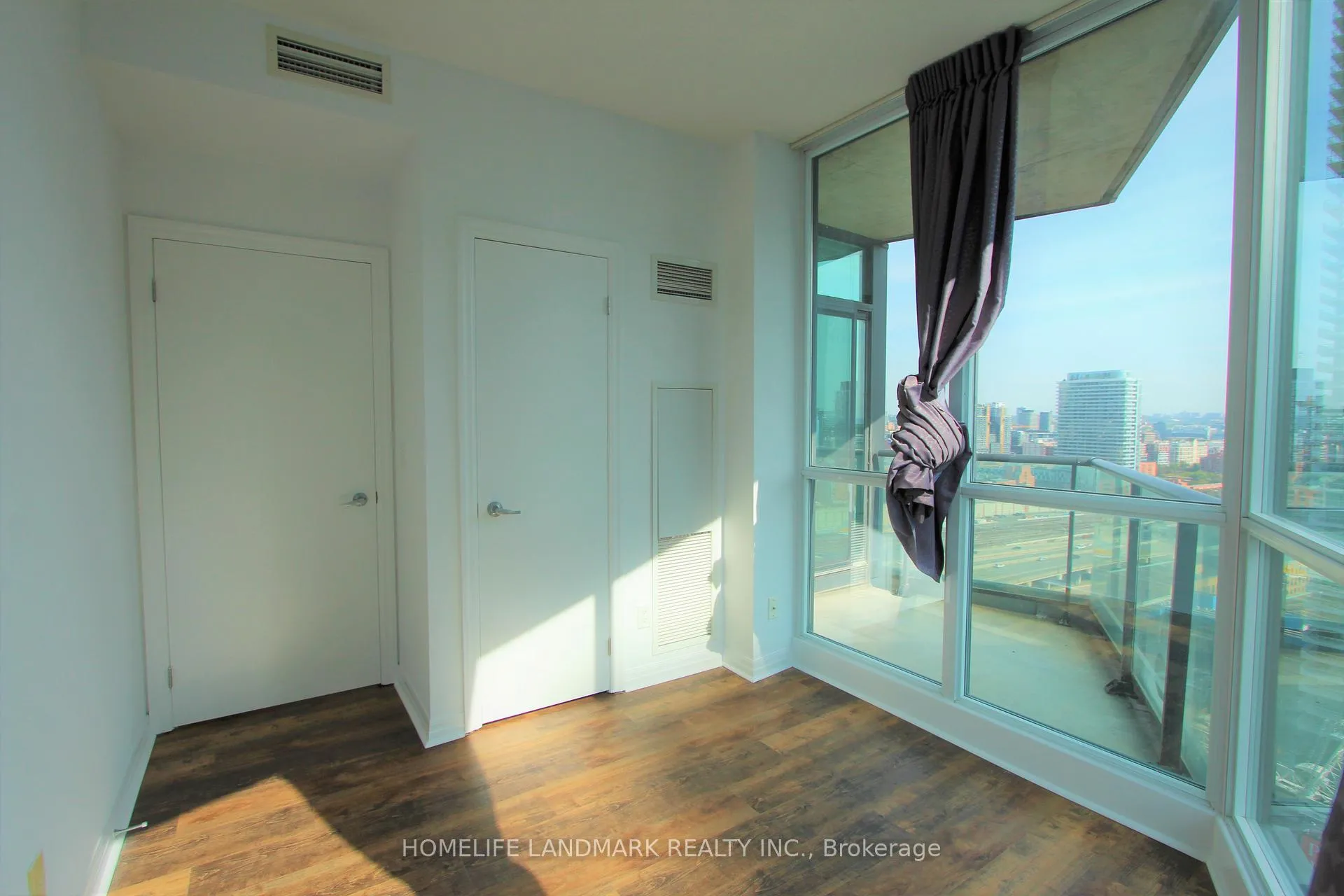 Photo 6 of Unit 2604, 12 Yonge Street, Toronto, Waterfront Communities — HOMEH