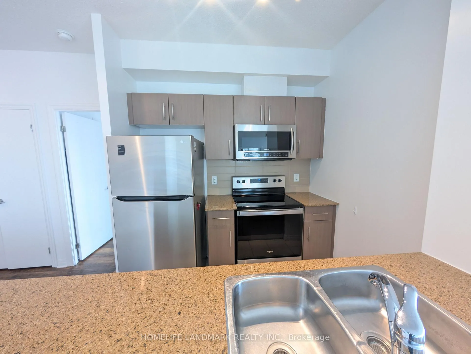 Photo 15 of Unit 2604, 12 Yonge Street, Toronto, Waterfront Communities — HOMEH