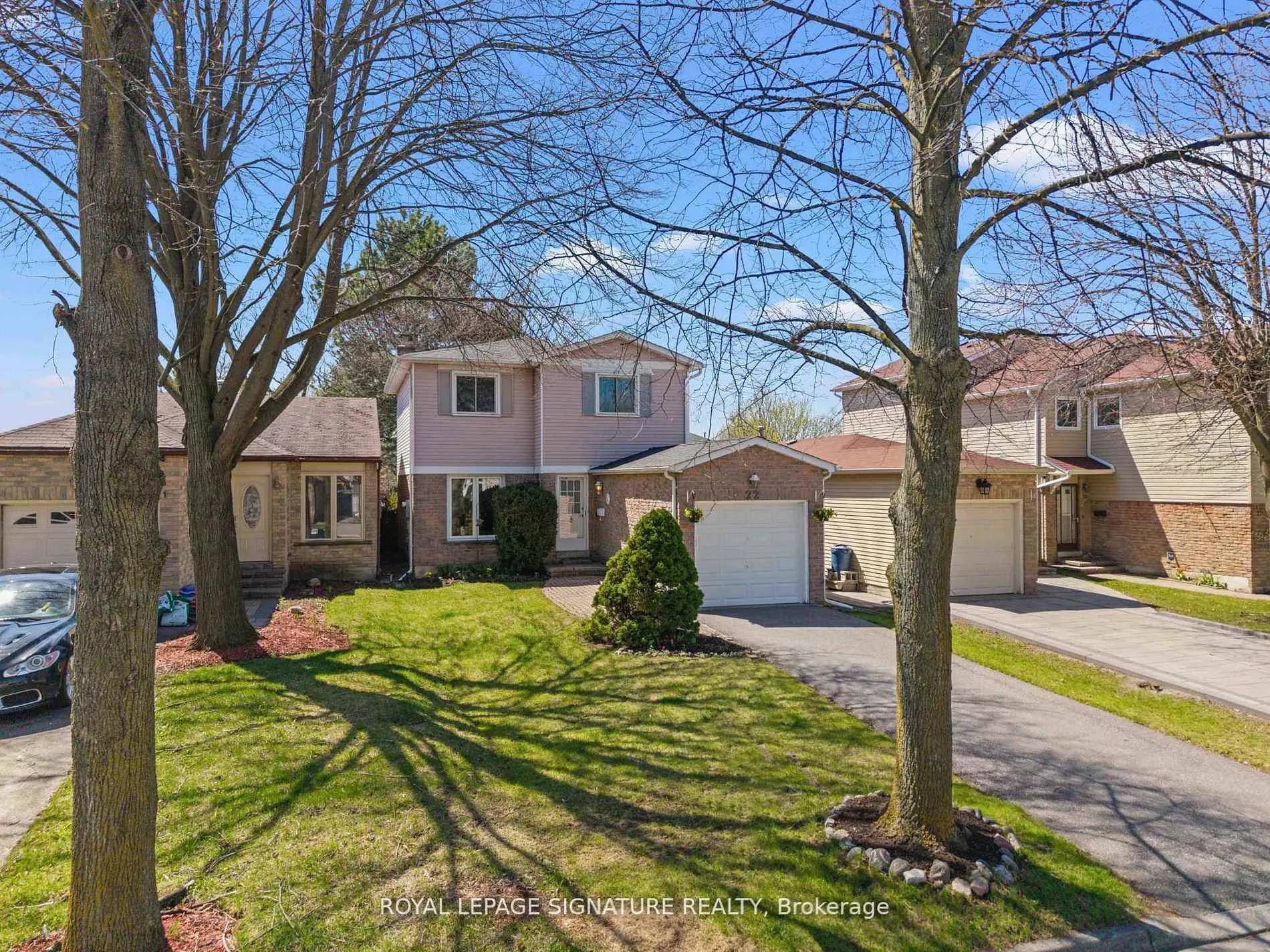 Photo 2 of 22 Madsen Crescent, Markham, Markville — HOMEH