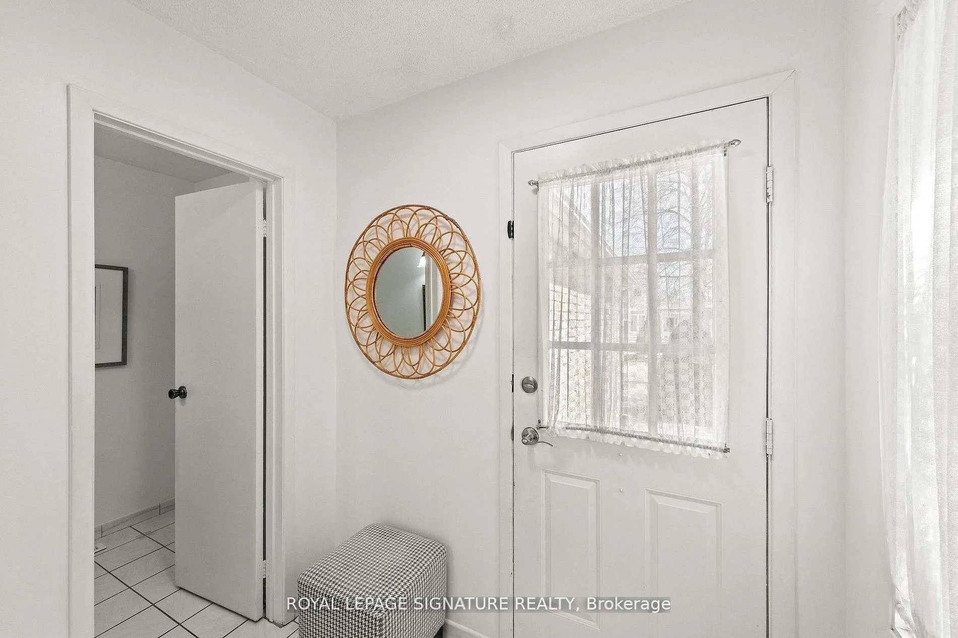 Photo 4 of 22 Madsen Crescent, Markham, Markville — HOMEH