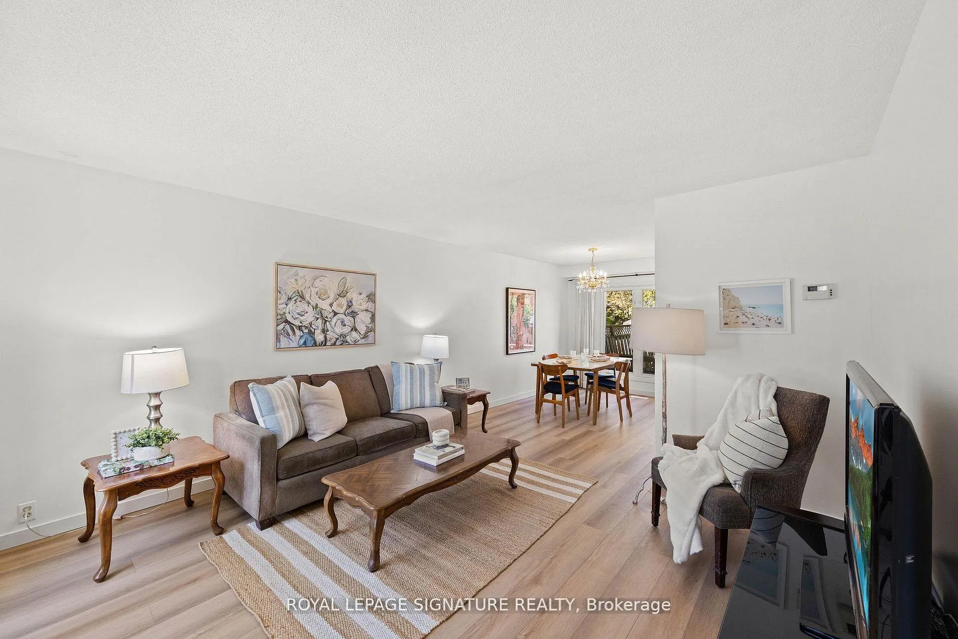 Photo 5 of 22 Madsen Crescent, Markham, Markville — HOMEH