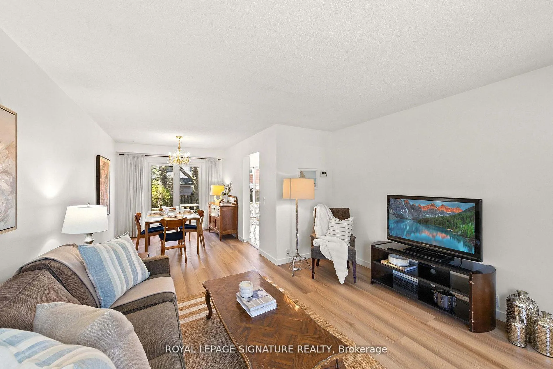 Photo 6 of 22 Madsen Crescent, Markham, Markville — HOMEH