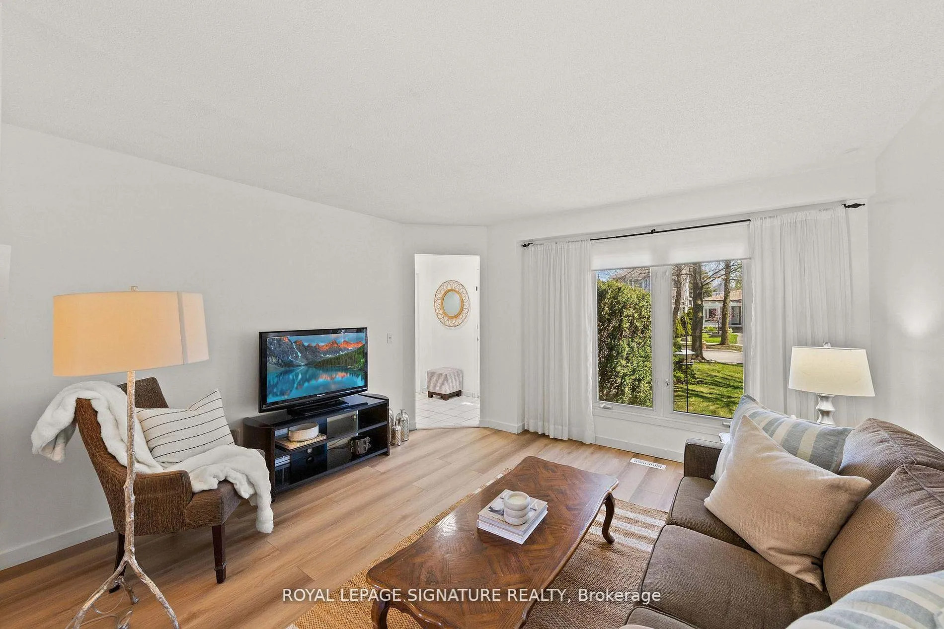 Photo 8 of 22 Madsen Crescent, Markham, Markville — HOMEH