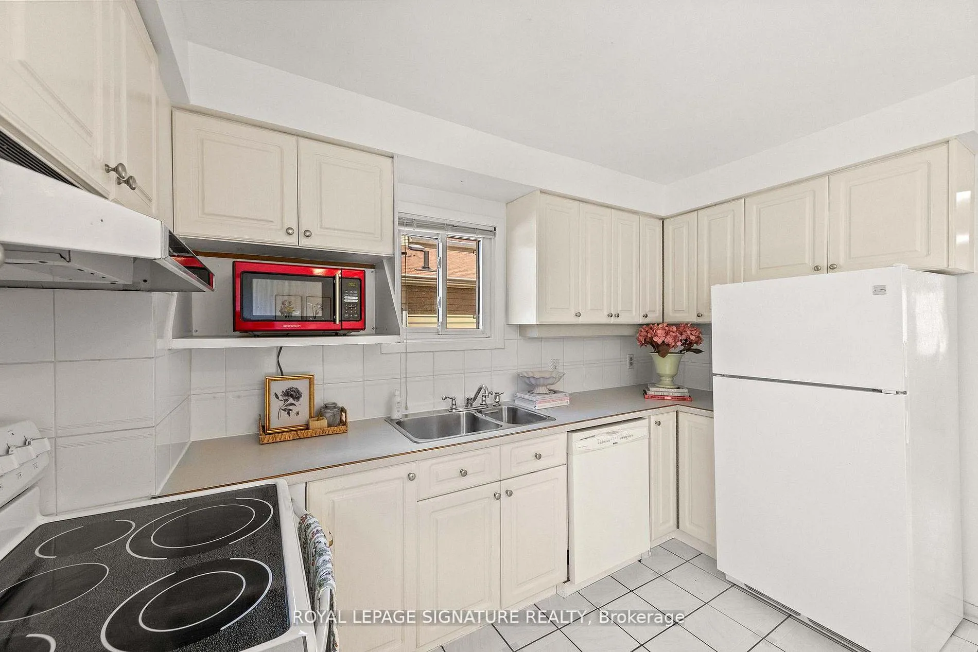 Photo 19 of 22 Madsen Crescent, Markham, Markville — HOMEH