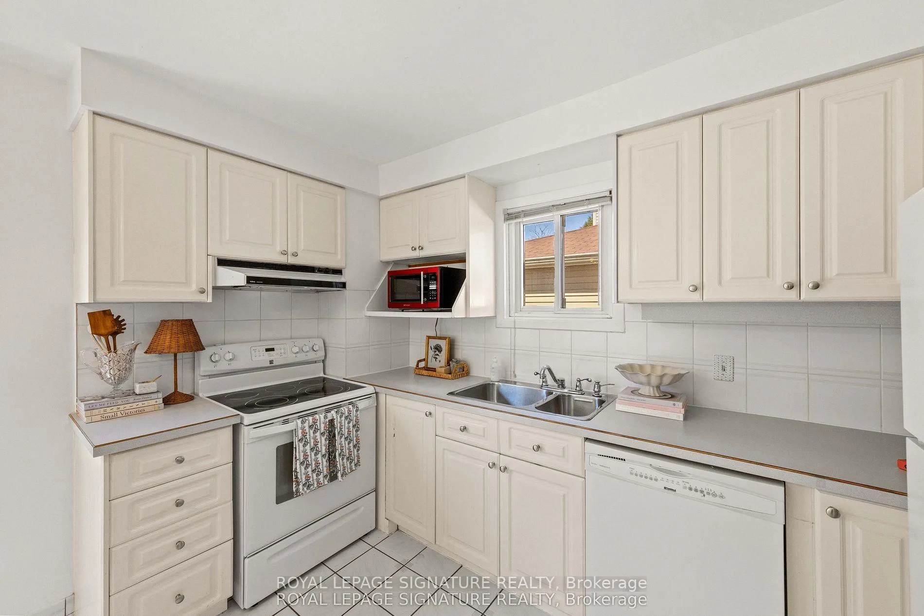 Photo 20 of 22 Madsen Crescent, Markham, Markville — HOMEH