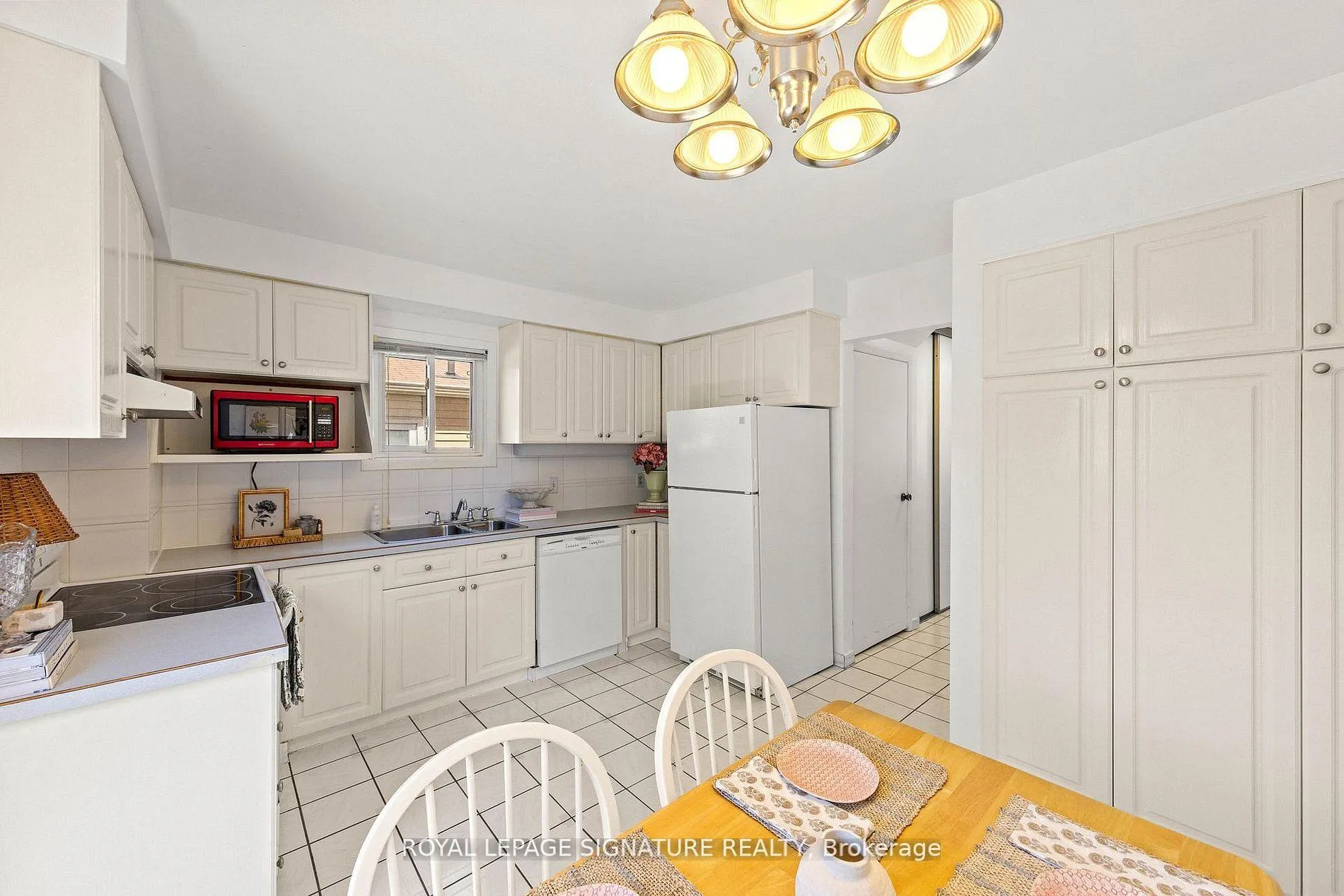 Photo 21 of 22 Madsen Crescent, Markham, Markville — HOMEH