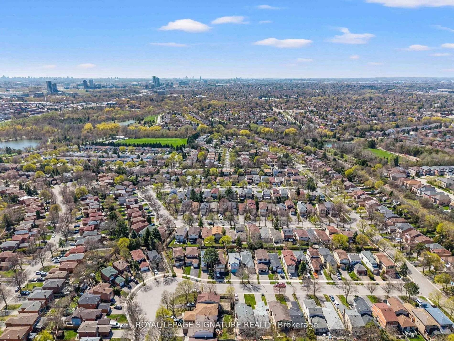 Photo 47 of 22 Madsen Crescent, Markham, Markville — HOMEH