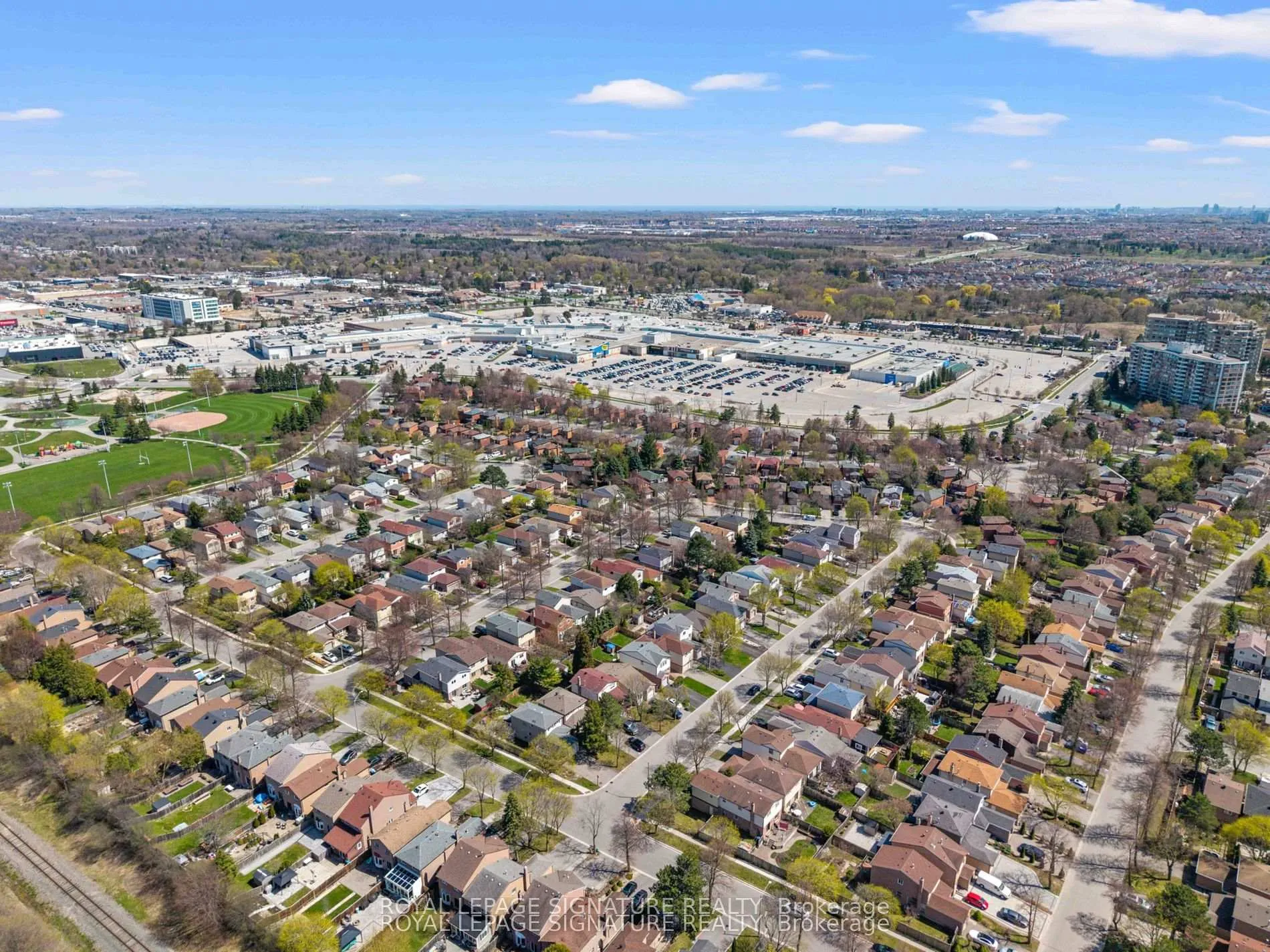 Photo 48 of 22 Madsen Crescent, Markham, Markville — HOMEH