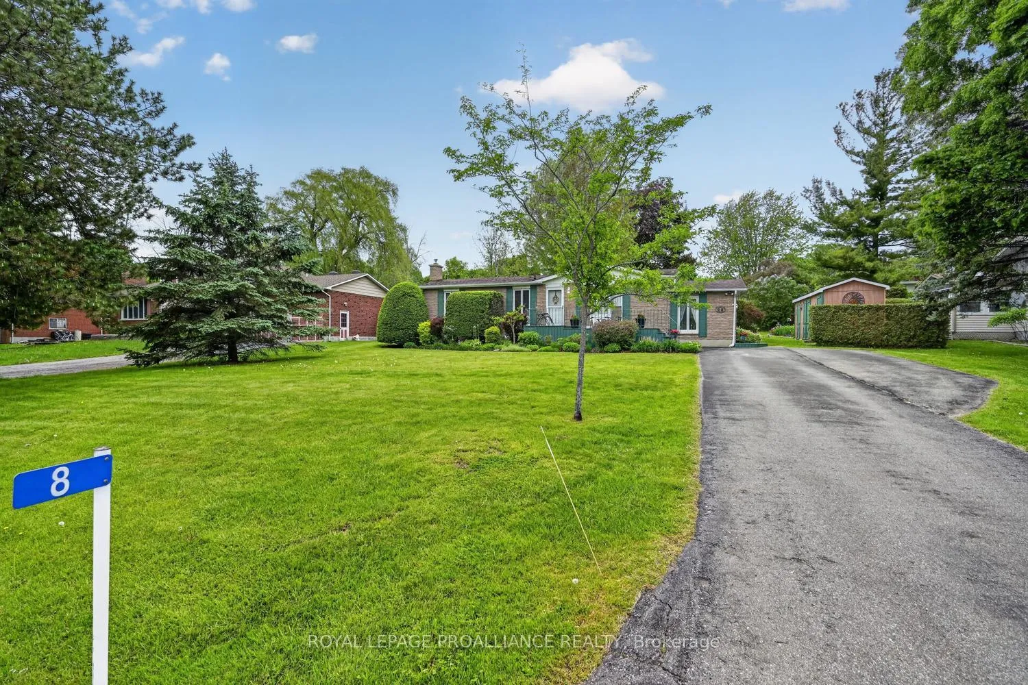 Photo 6 of 8 Bernard Crescent, Augusta, Augusta Twp — HOMEH