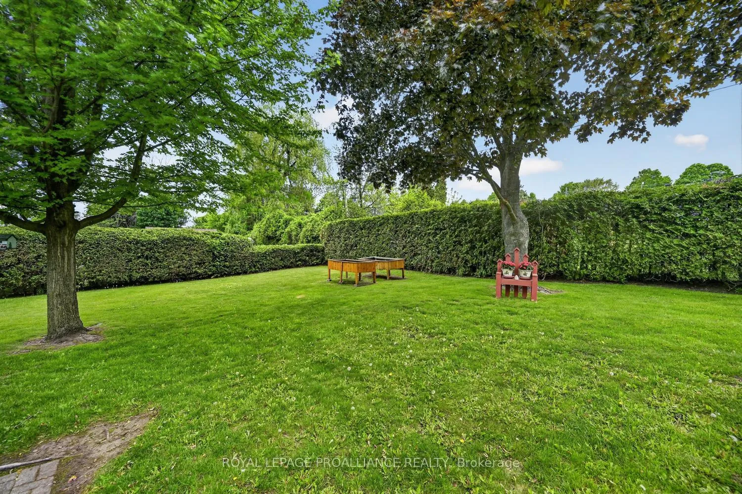 Photo 7 of 8 Bernard Crescent, Augusta, Augusta Twp — HOMEH